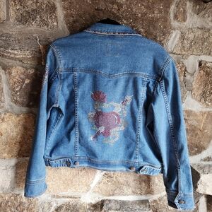 RAQUEL ROCKS Large Rhinestones Silver Studs Heart Dagger Back Denim Jacket Wms